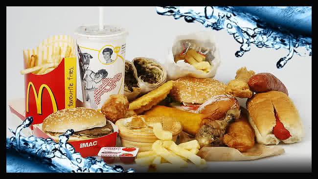 Și mâncarea de la fast food provoacă balonare. Asta nu te sperie? Și mâncarea de la fast food provoacă balonare. Asta nu te sperie?